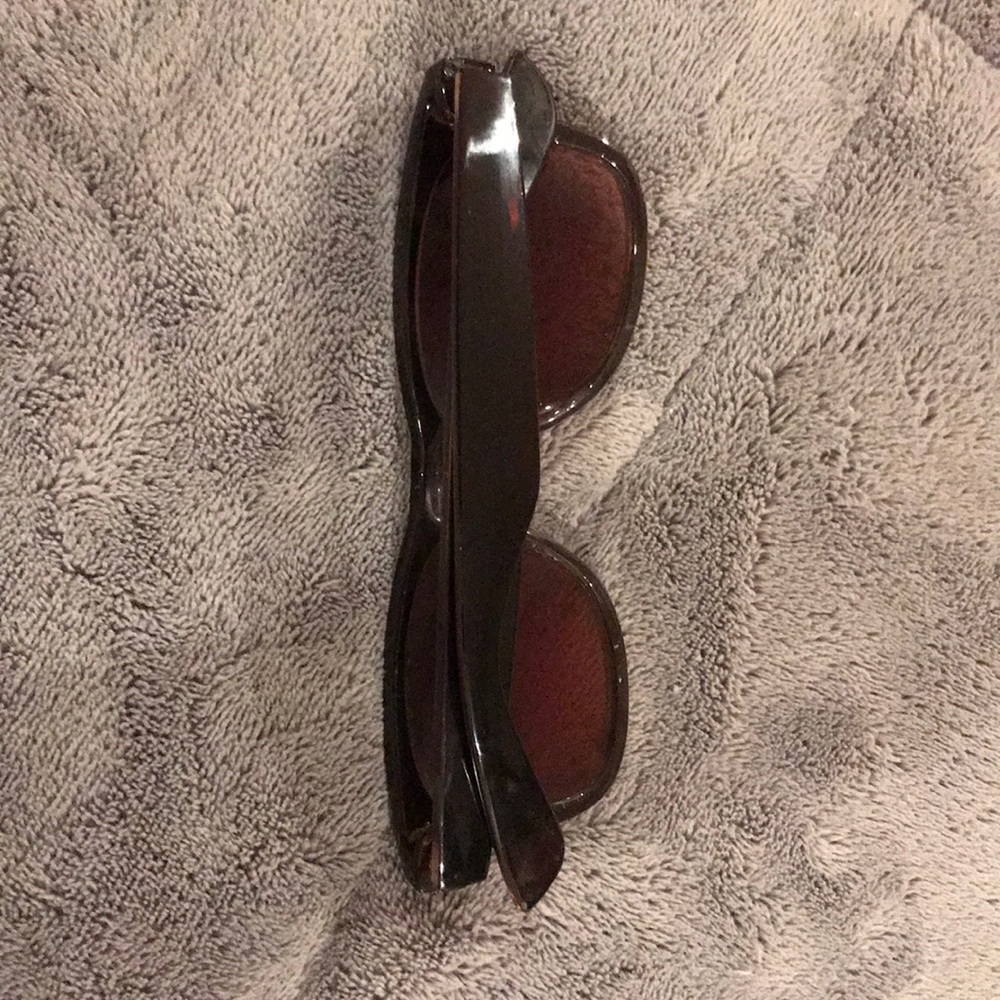 sunglasses - Picture 2 of 2
